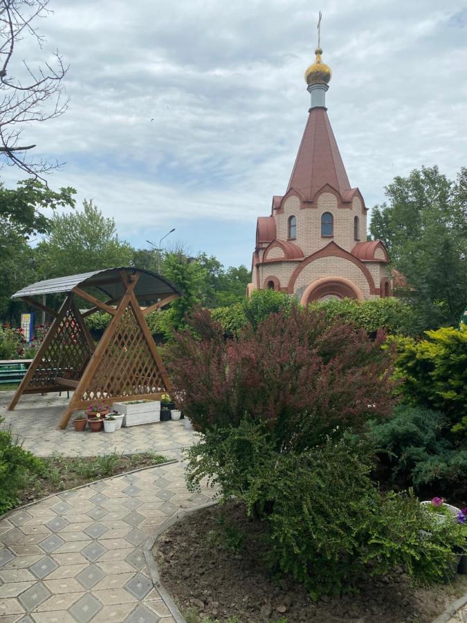 Отель Рио Melitopolʼ エクステリア 写真